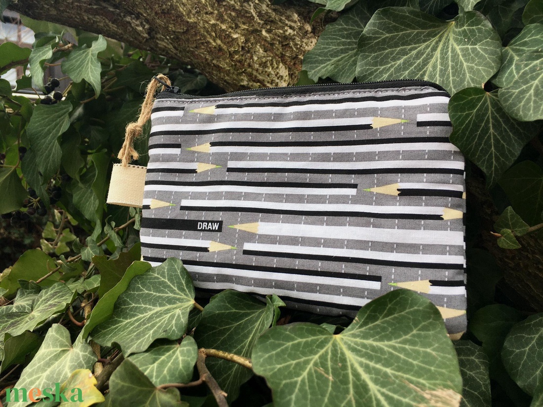 PENCILS. Zipzáras kártya/papírzsepi/bármitartó fiúknak. - otthon & életmód - papír, írószer - tolltartó & ceruzatekercs - Meska.hu PENCILS. Zipzáras kártya/papírzsepi/bármitartó fiúknak. - otthon & életmód - papír, írószer - tolltartó & ceruzatekercs - Meska.hu