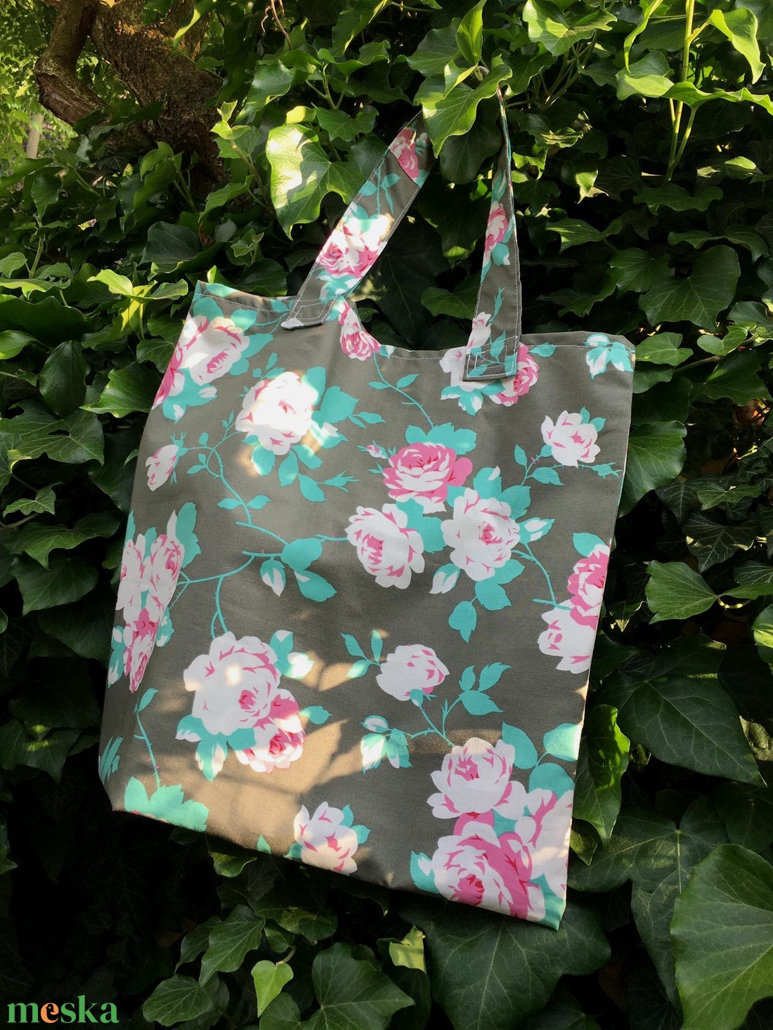 ROSE GARDEN 2023. Rózsás-leveles shopper. - táska & tok - bevásárlás & shopper táska - shopper, textiltáska, szatyor - Meska.hu ROSE GARDEN 2023. Rózsás-leveles shopper. - táska & tok - bevásárlás & shopper táska - shopper, textiltáska, szatyor - Meska.hu