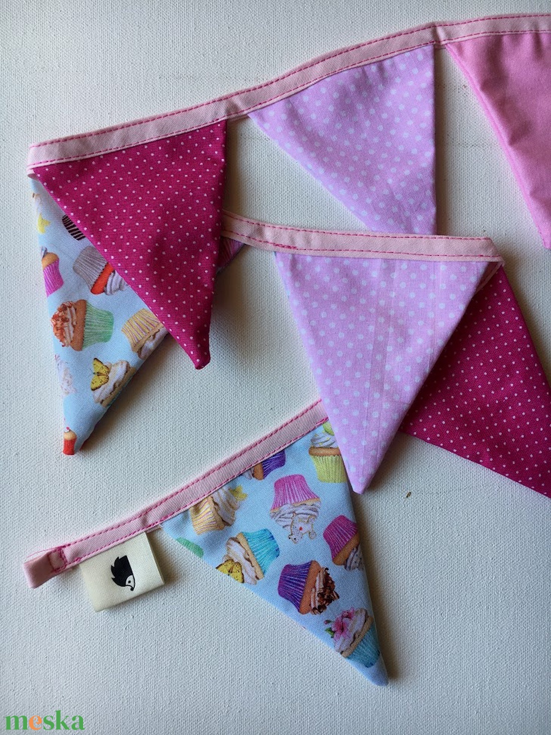 CUPCAKES. Mini-bunting. - otthon & életmód - dekoráció - fali és függő dekoráció - girland, zászlófűzér - Meska.hu CUPCAKES. Mini-bunting. - otthon & életmód - dekoráció - fali és függő dekoráció - girland, zászlófűzér - Meska.hu
