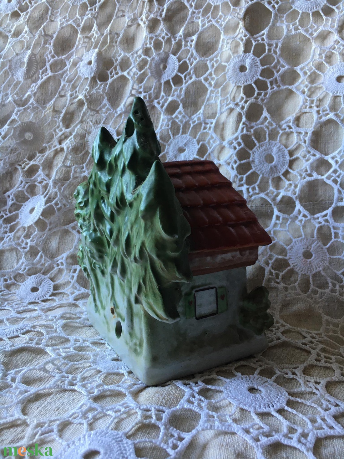 HÜTTE. Alpesi jellegű hegyi házikó porcelánból, kézzel festve! - otthon & életmód - dekoráció - dísztárgy - Meska.hu HÜTTE. Alpesi jellegű hegyi házikó porcelánból, kézzel festve! - otthon & életmód - dekoráció - dísztárgy - Meska.hu