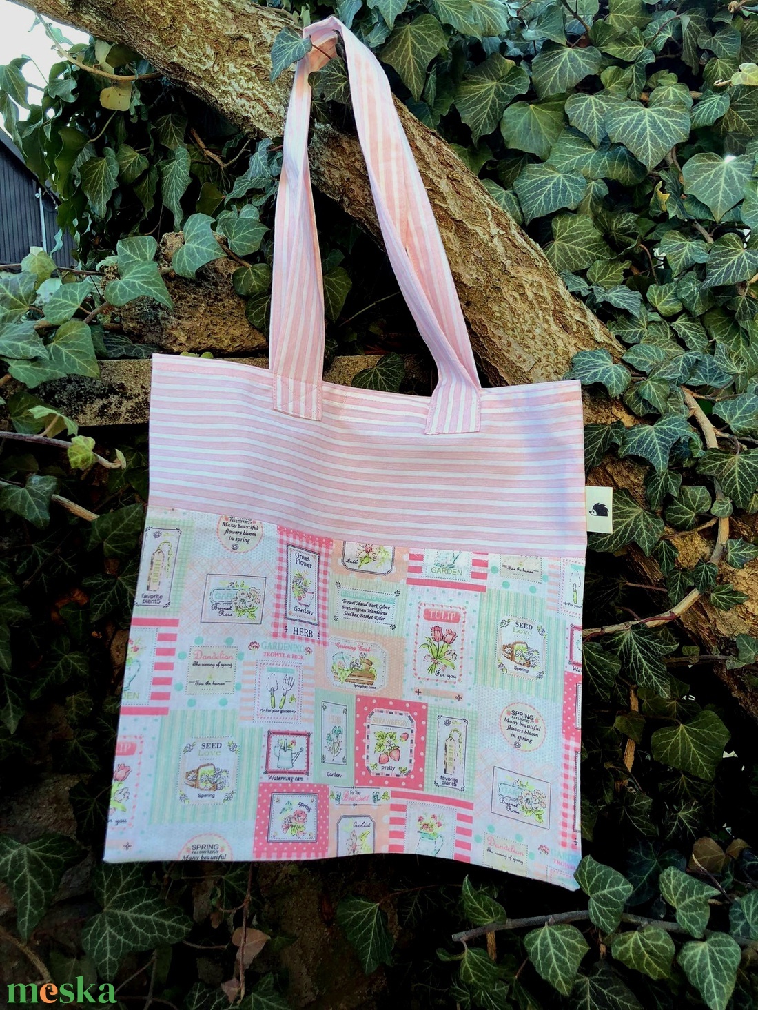 STRAWBERRY GARDEN. Shopper kertészeknek. - táska & tok - bevásárlás & shopper táska - shopper, textiltáska, szatyor - Meska.hu STRAWBERRY GARDEN. Shopper kertészeknek. - táska & tok - bevásárlás & shopper táska - shopper, textiltáska, szatyor - Meska.hu