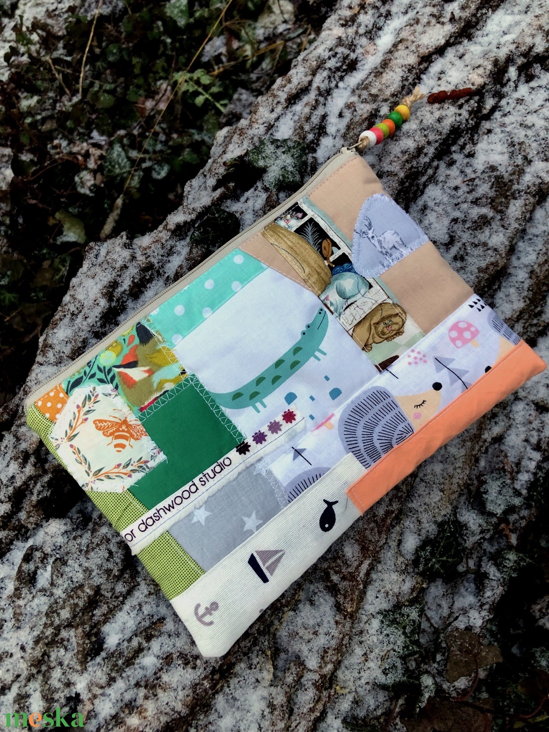 MIXED UP IN MINT/ORANGE. Patchwork méhecskés-alligátoros-sünis-cicás sminkcucc-tartó/pipere - táska & tok - neszesszer - Meska.hu MIXED UP IN MINT/ORANGE. Patchwork méhecskés-alligátoros-sünis-cicás sminkcucc-tartó/pipere - táska & tok - neszesszer - Meska.hu