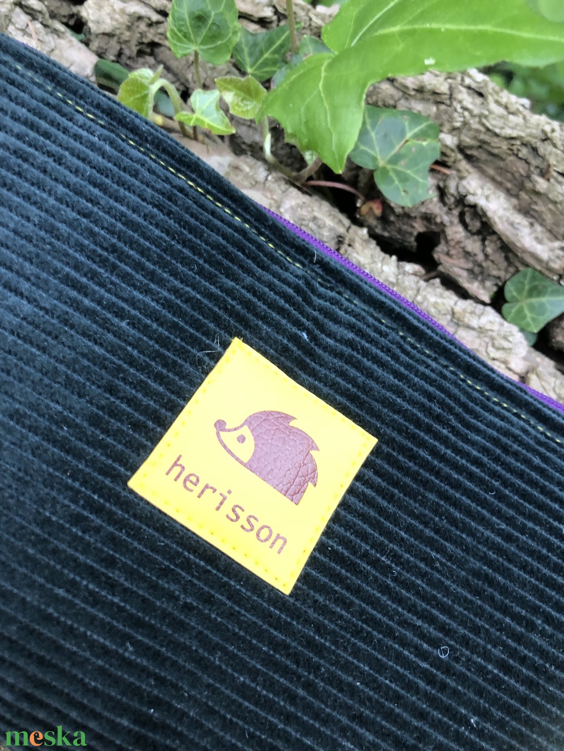 BEES. Neszi - otthon & életmód - papír, írószer - tolltartó & ceruzatekercs - Meska.hu BEES. Neszi - otthon & életmód - papír, írószer - tolltartó & ceruzatekercs - Meska.hu