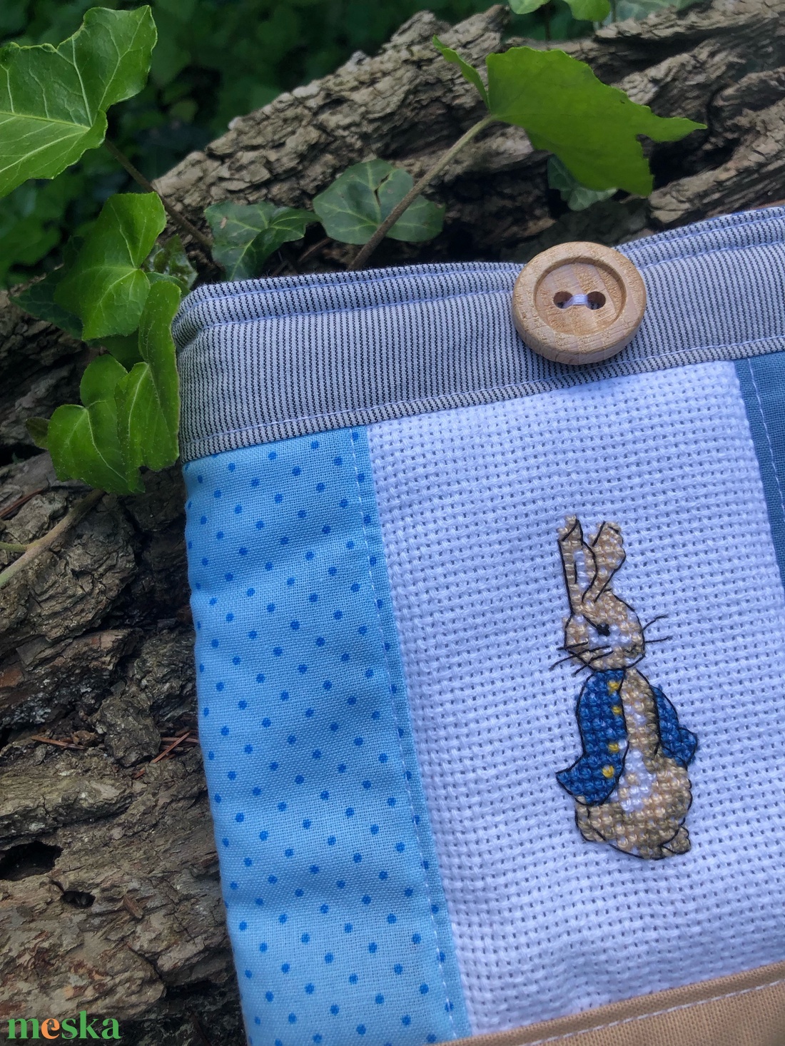 Peter Rabbit. Patchwork védőtok e-booknak beige-kék színvilágban akciós termékkép 1