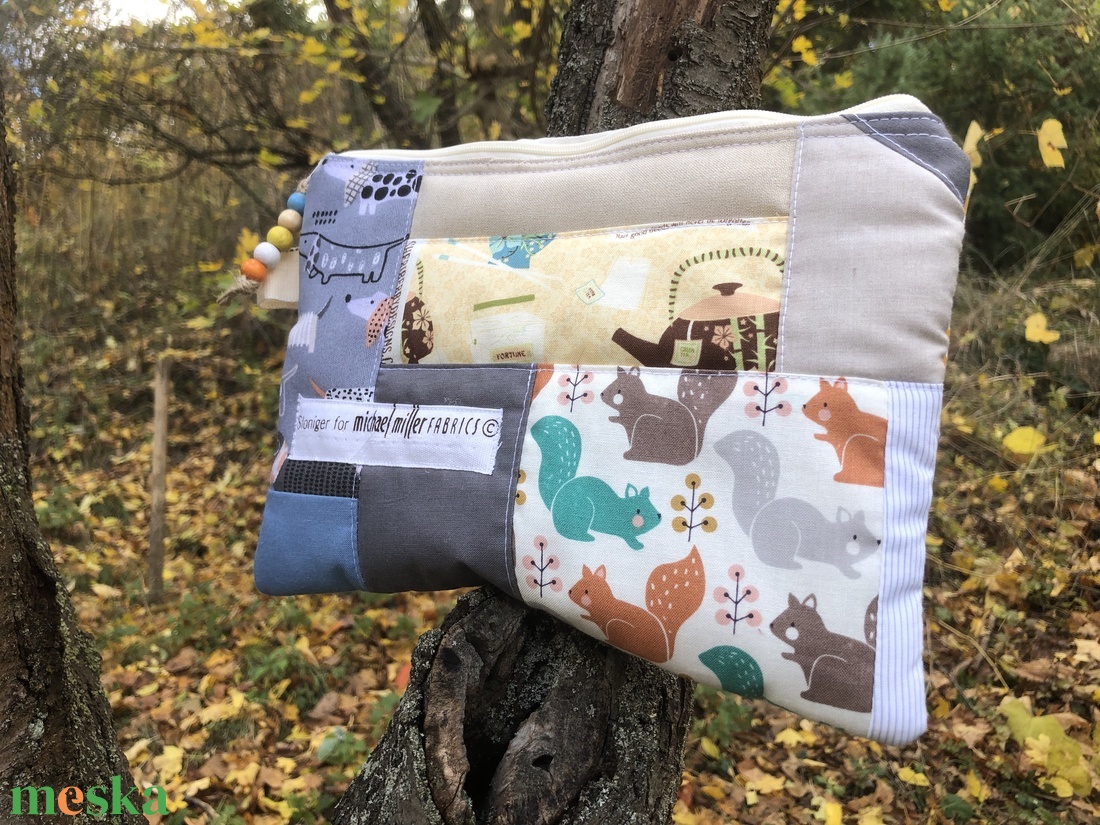 Peter Rabbit. Patchwork kétoldalas sminkcucc-tartó/pipere - táska & tok - neszesszer - Meska.hu Peter Rabbit. Patchwork kétoldalas sminkcucc-tartó/pipere - táska & tok - neszesszer - Meska.hu