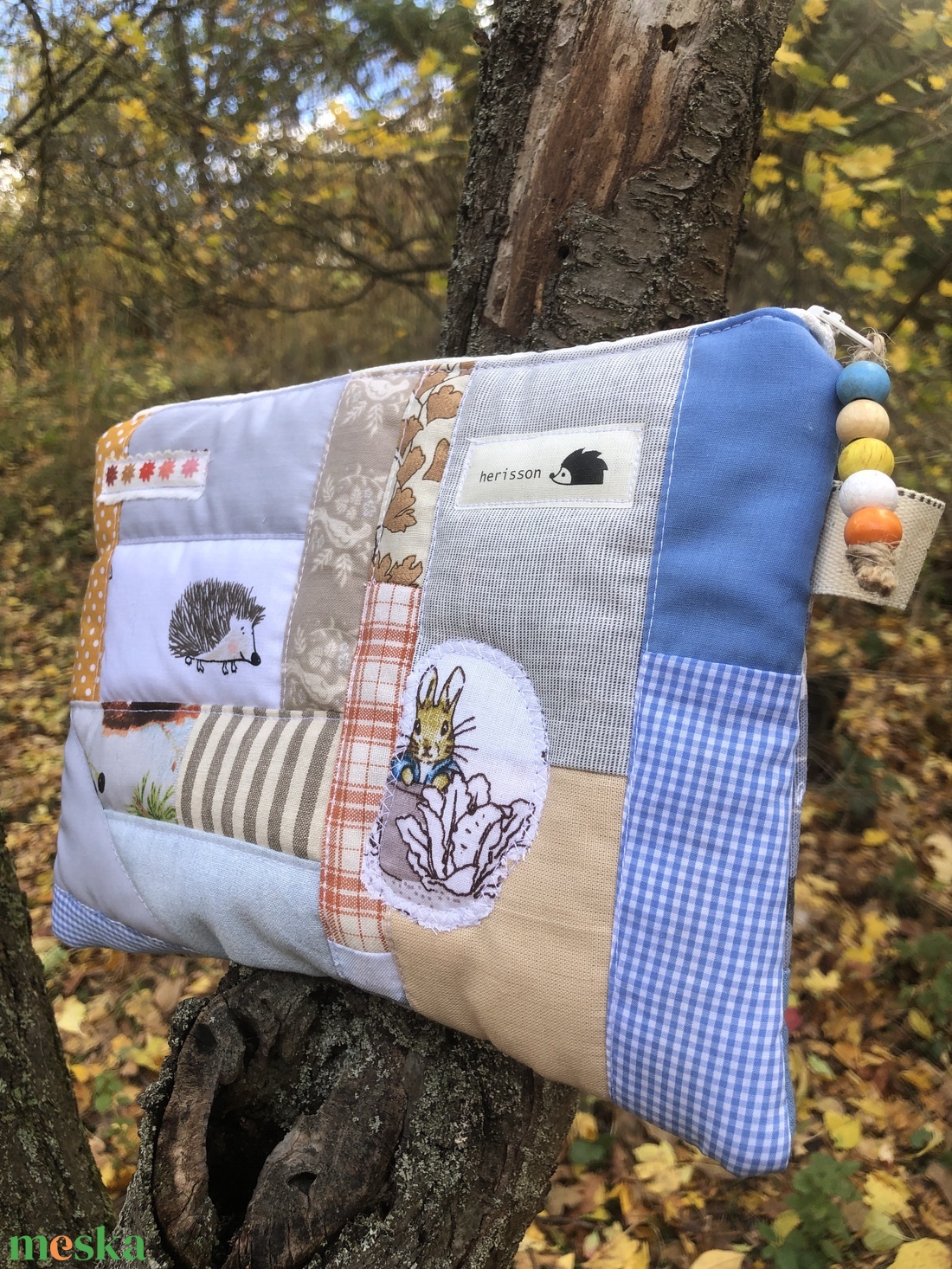 Peter Rabbit. Patchwork kétoldalas sminkcucc-tartó/pipere - táska & tok - neszesszer - Meska.hu Peter Rabbit. Patchwork kétoldalas sminkcucc-tartó/pipere - táska & tok - neszesszer - Meska.hu