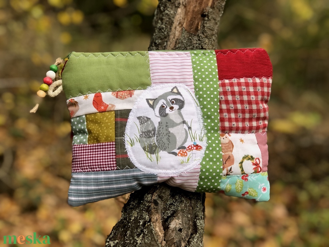 XMAS RACOON. Patchwork neszi. No. 4. - táska & tok - neszesszer - Meska.hu XMAS RACOON. Patchwork neszi. No. 4. - táska & tok - neszesszer - Meska.hu