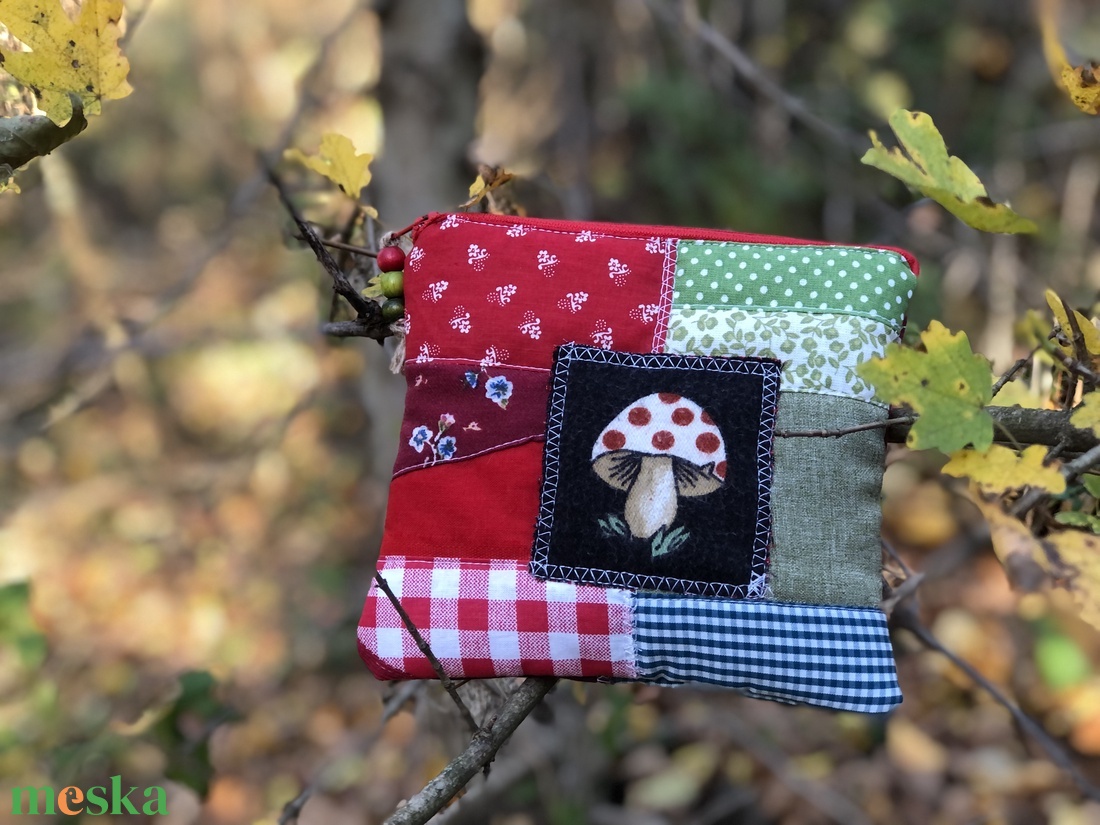 xmas toadstool. Patchwork neszi. No. 6. - táska & tok - neszesszer - Meska.hu xmas toadstool. Patchwork neszi. No. 6. - táska & tok - neszesszer - Meska.hu
