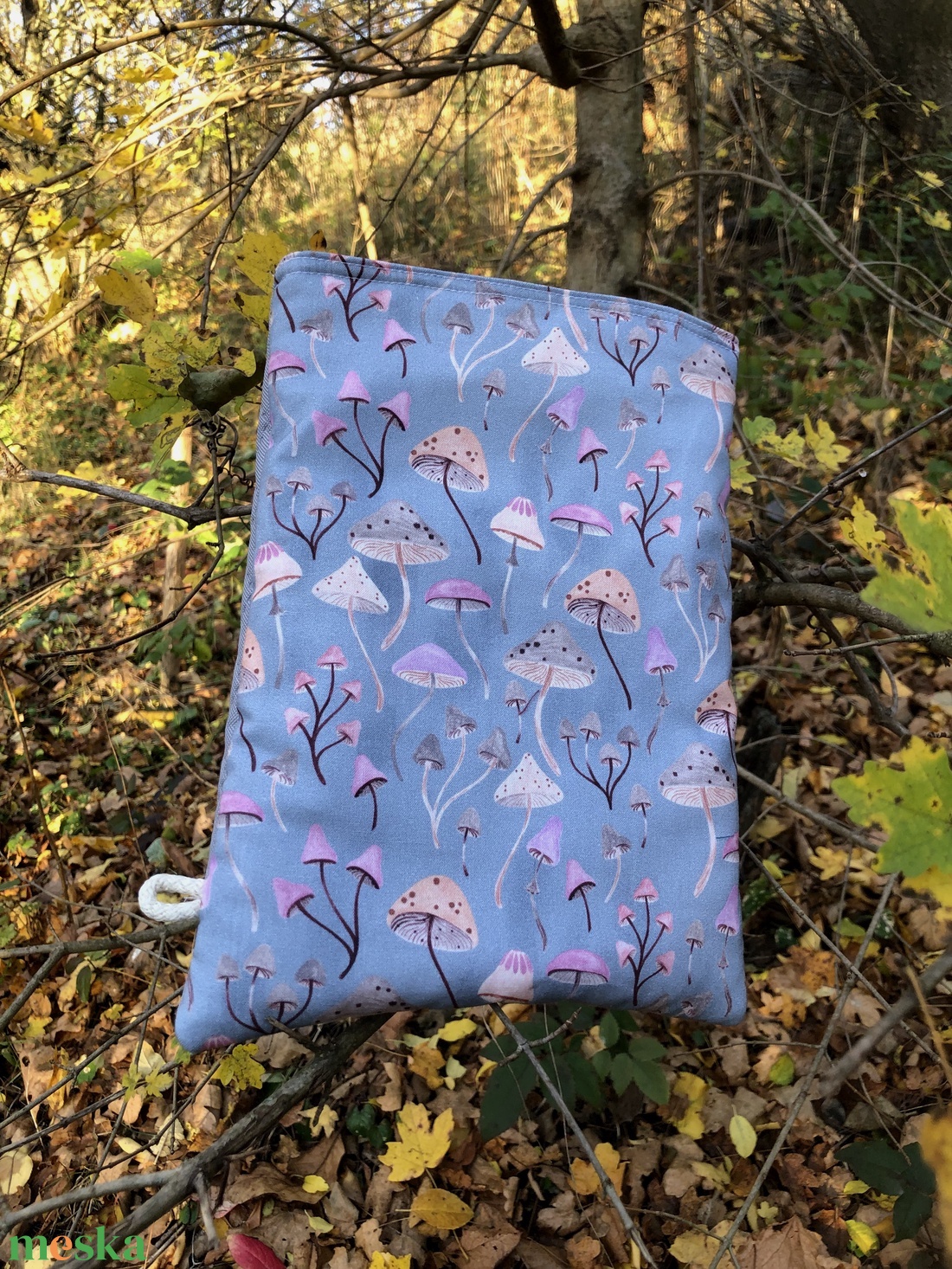 Szegfűgombák. Könyvszütyő/könyvtasak/védőtok könyveknek, e-booknak, tabletnek  - könyv & zene - könyvtok - Meska.hu Szegfűgombák. Könyvszütyő/könyvtasak/védőtok könyveknek, e-booknak, tabletnek  - könyv & zene - könyvtok - Meska.hu