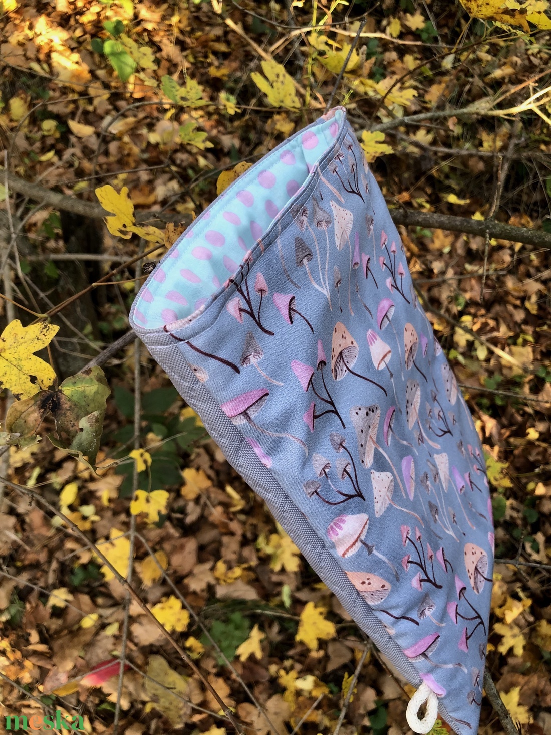 Szegfűgombák. Könyvszütyő/könyvtasak/védőtok könyveknek, e-booknak, tabletnek  - könyv & zene - könyvtok - Meska.hu Szegfűgombák. Könyvszütyő/könyvtasak/védőtok könyveknek, e-booknak, tabletnek  - könyv & zene - könyvtok - Meska.hu