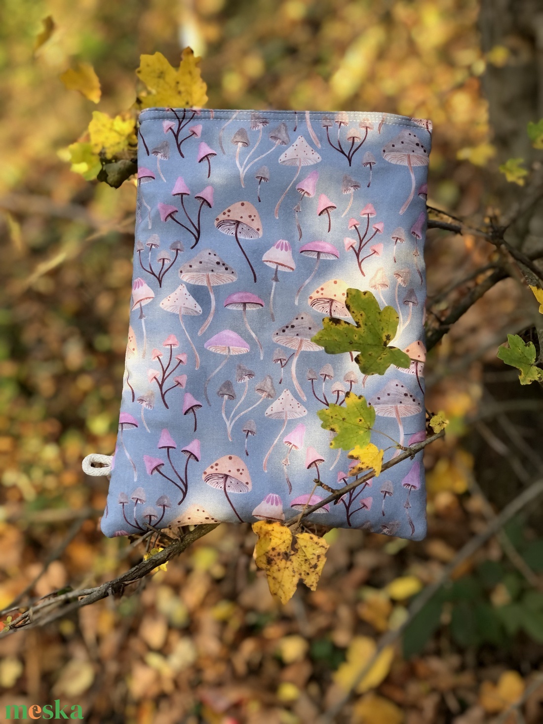 Szegfűgombák. Könyvszütyő/könyvtasak/védőtok könyveknek, e-booknak, tabletnek  - könyv & zene - könyvtok - Meska.hu Szegfűgombák. Könyvszütyő/könyvtasak/védőtok könyveknek, e-booknak, tabletnek  - könyv & zene - könyvtok - Meska.hu