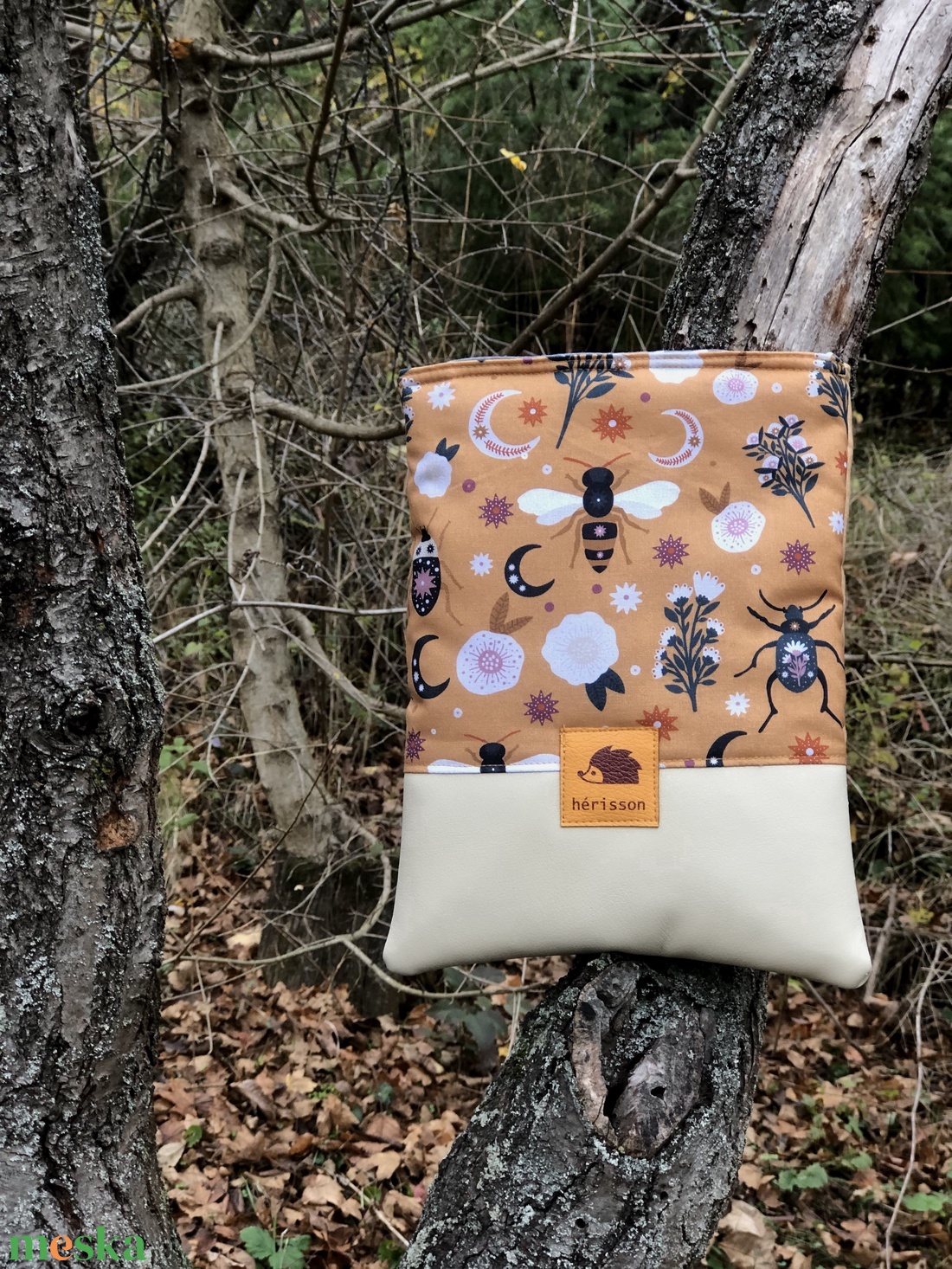 autumn meadow. Könyvölelő/ tablet-tartó / könyvszütyő. - otthon & életmód - papír, írószer - könyv- és füzetborító - Meska.hu