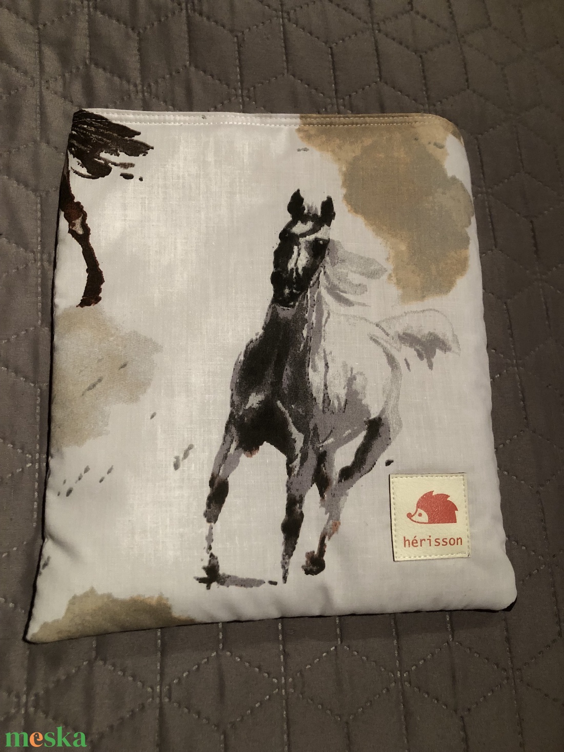 h o r s e s. Könyv védőtok vastag fantasy könyvekhez - könyv & zene - könyvtok - Meska.hu