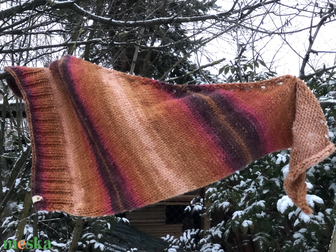 T r o n d h e i m. Kézzel kötött puha, meleg baktus  - ruha & divat - sál, sapka, kendő - fejpánt - Meska.hu