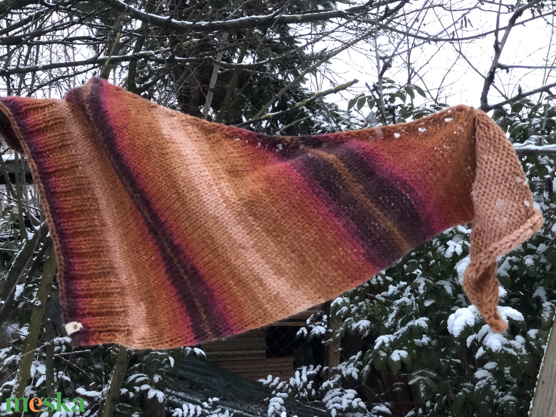 T r o n d h e i m. Kézzel kötött puha, meleg baktus  - ruha & divat - sál, sapka, kendő - fejpánt - Meska.hu