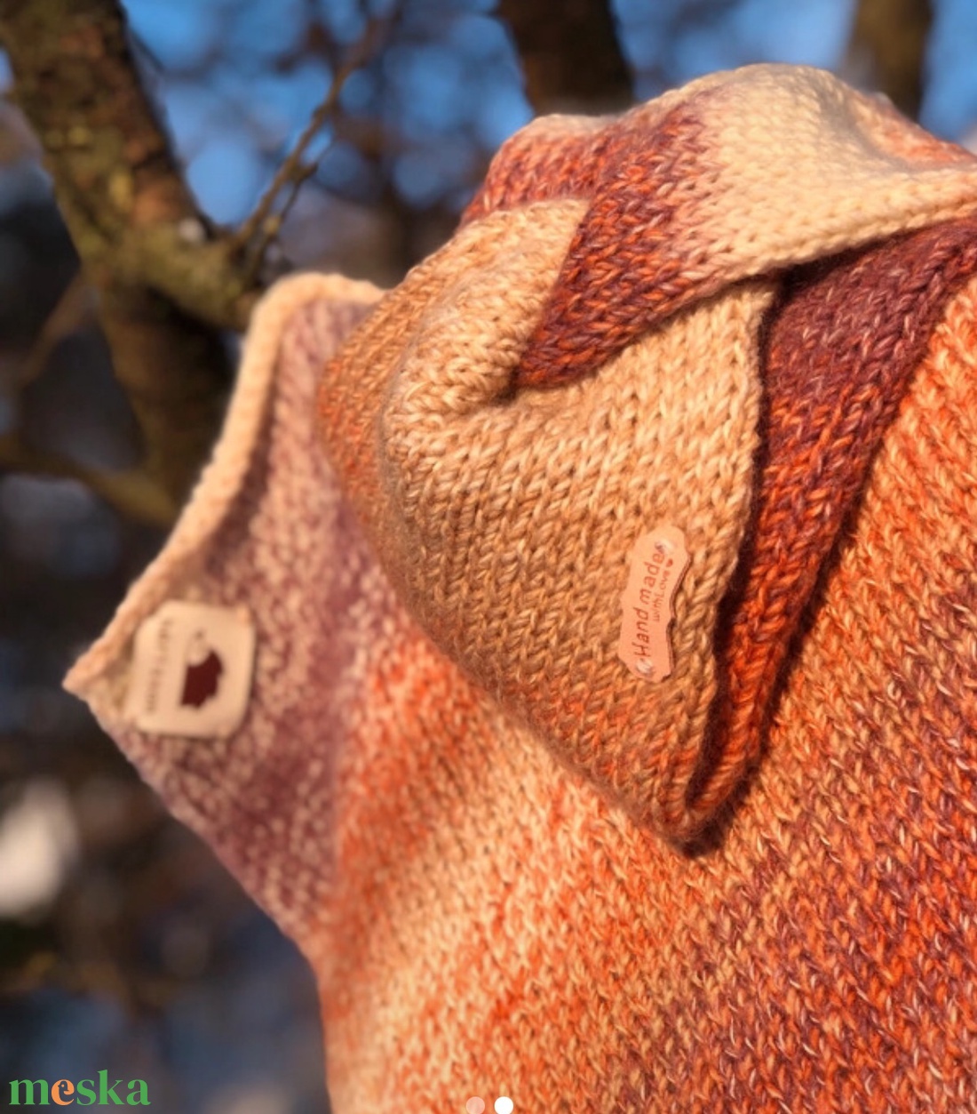 S t o c k h o l m.  Kézzel kötött asszimetrikus baktus  2 rétegű, puha, meleg fülvédővel - ruha & divat - sál, sapka, kendő - fejpánt - Meska.hu