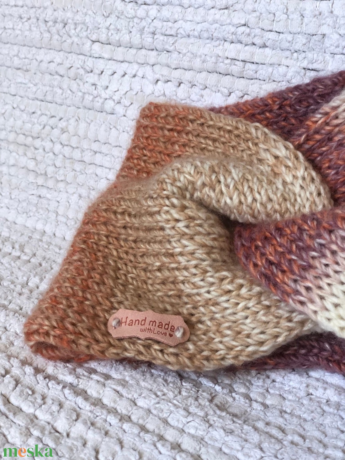 S t o c k h o l m.  Kézzel kötött asszimetrikus baktus  2 rétegű, puha, meleg fülvédővel - ruha & divat - sál, sapka, kendő - fejpánt - Meska.hu