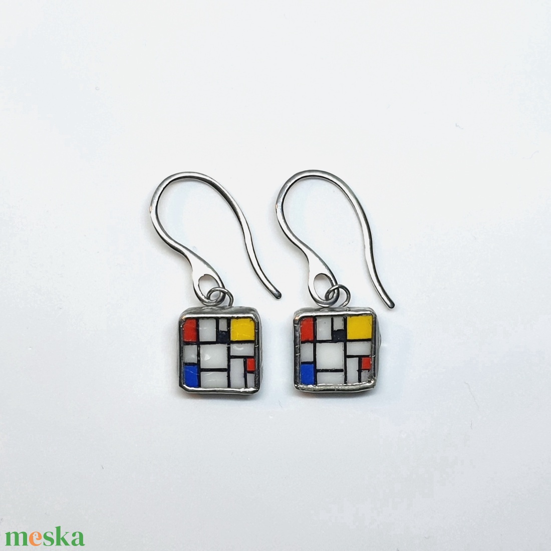 Mondrian - kézzel festett kompozíció - kis lógós fülbevaló - ékszer - fülbevaló - lógó fülbevaló - Meska.hu Mondrian - kézzel festett kompozíció - kis lógós fülbevaló - ékszer - fülbevaló - lógó fülbevaló - Meska.hu