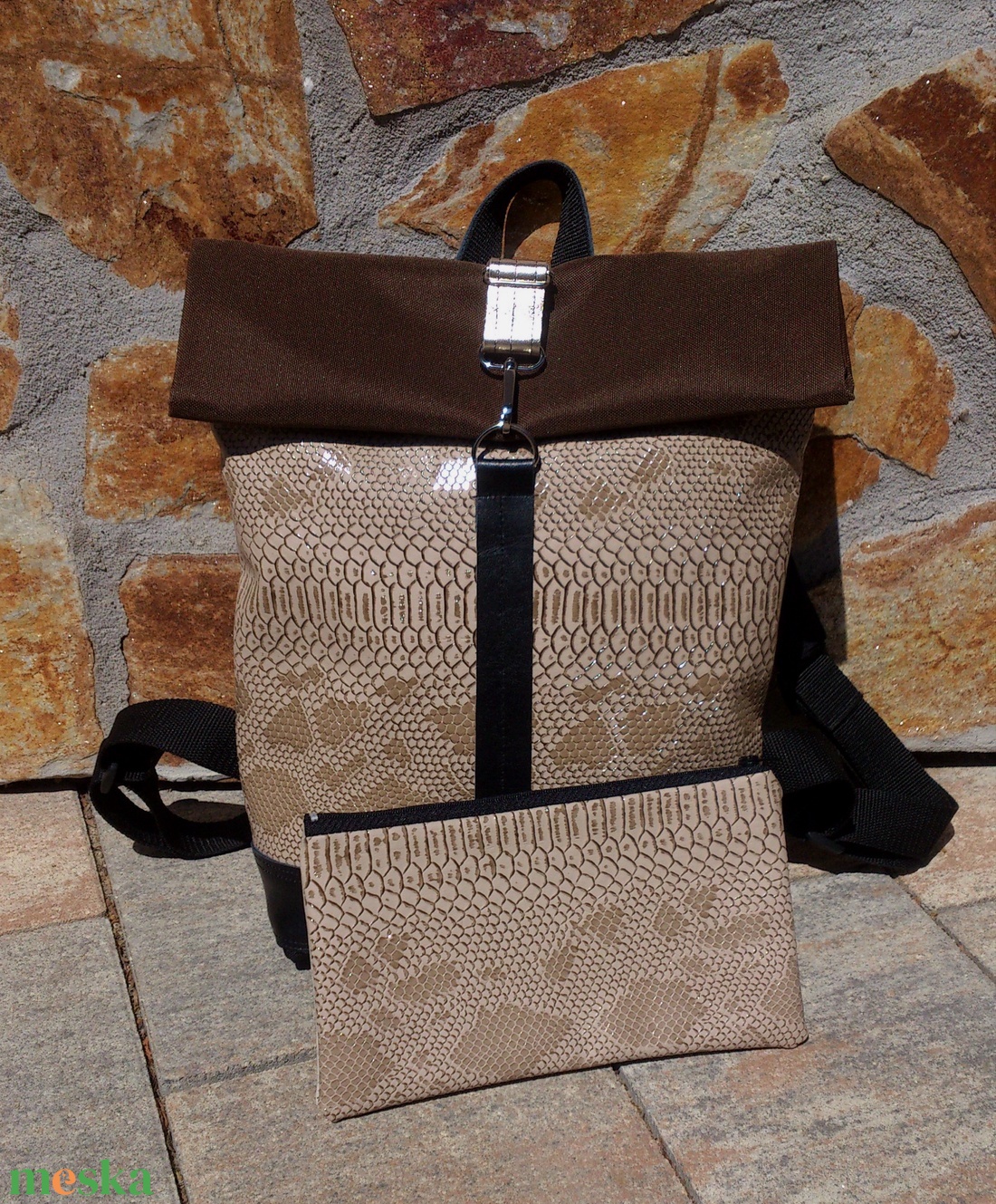 Elegáns aranybarna-mogyoró - hátitáska- valódi bőrrel Akciós - táska & tok - hátizsák - roll top hátizsák - Meska.hu