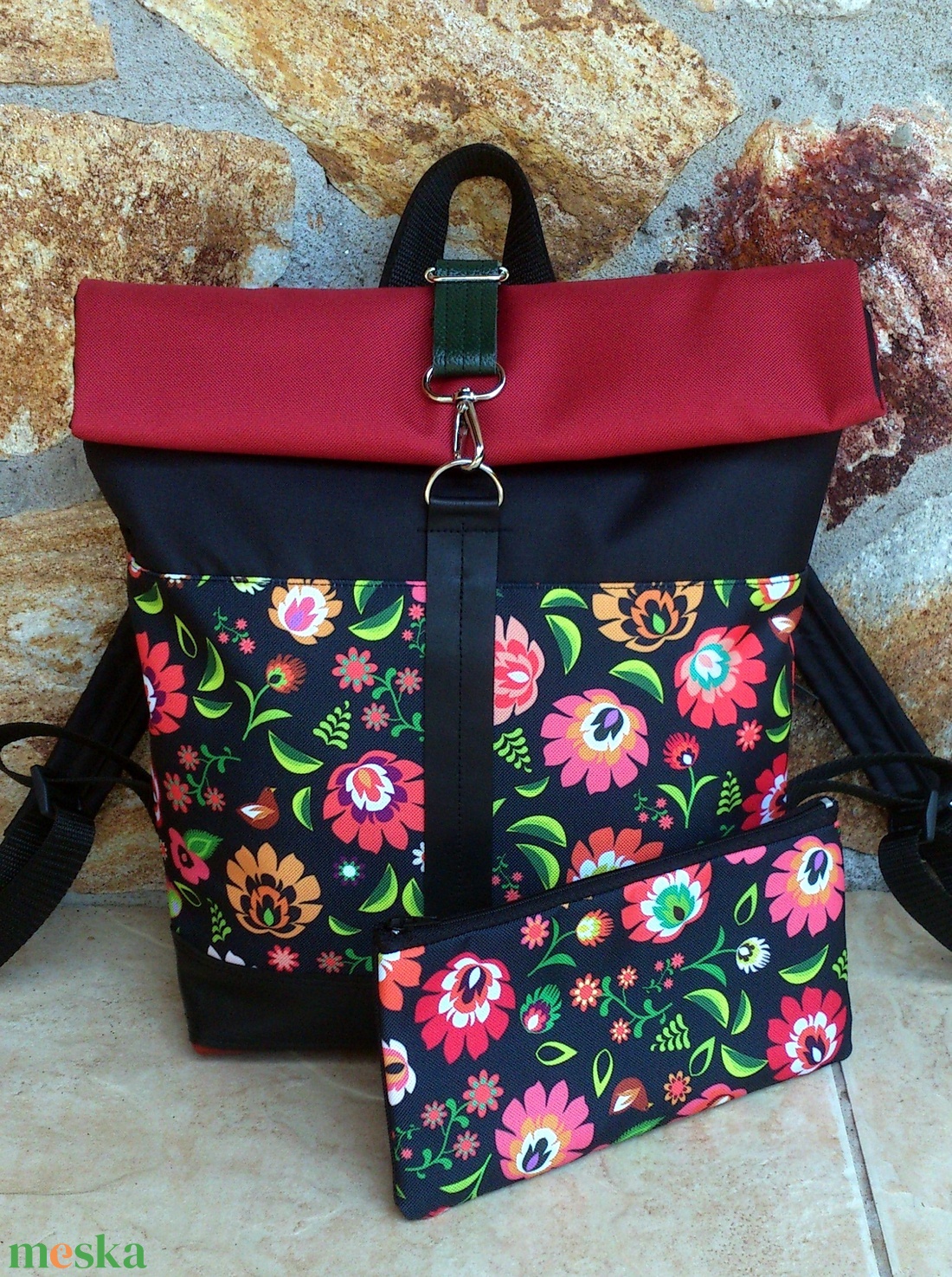 Akciós Bordó mintás hátitáska- feketével- valódi bőrrel - anyák napja - táska & tok - hátizsák - roll top hátizsák - Meska.hu