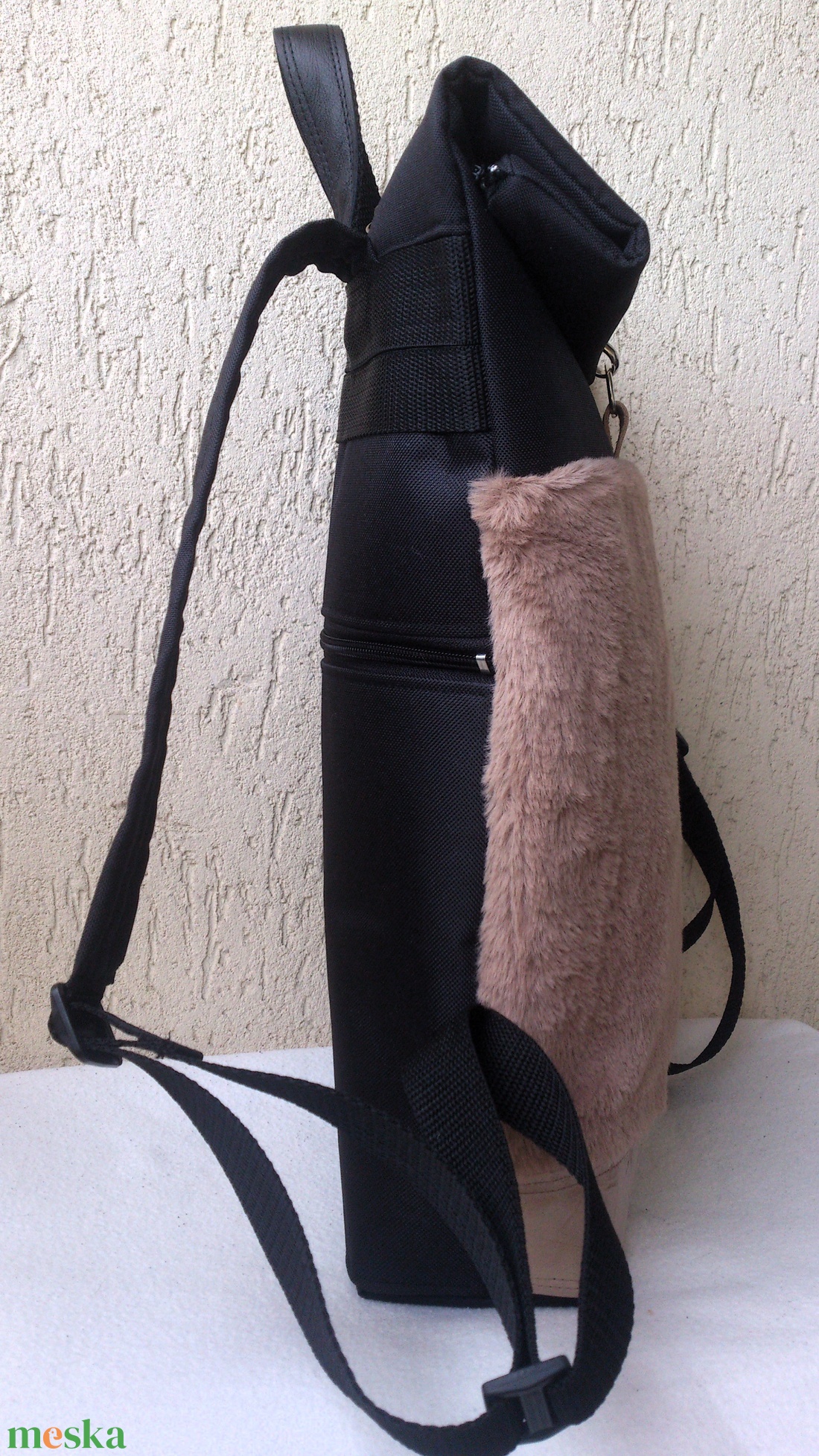 Akciós Bézs/barna szőrmés hátizsák - feketével/ valódi bőrrel - rolltop - ajándék - táska & tok - hátizsák - roll top hátizsák - Meska.hu