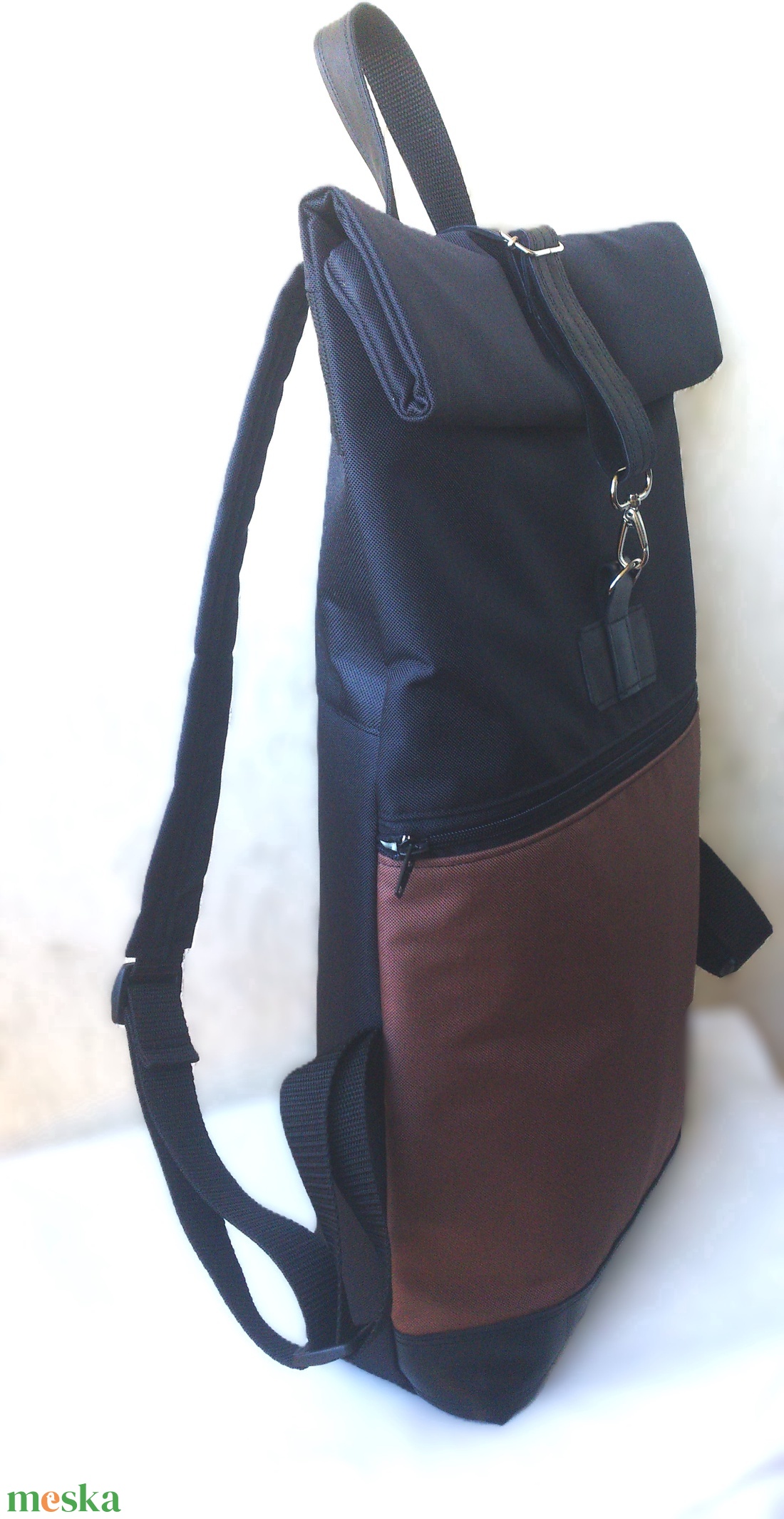 Barna/fekete hátizsák- rolltop - laptop táska- Nagy méret- valódi bőrrel- ajándék - - táska & tok - hátizsák - roll top hátizsák - Meska.hu Barna/fekete hátizsák- rolltop - laptop táska- Nagy méret- valódi bőrrel- ajándék - - táska & tok - hátizsák - roll top hátizsák - Meska.hu