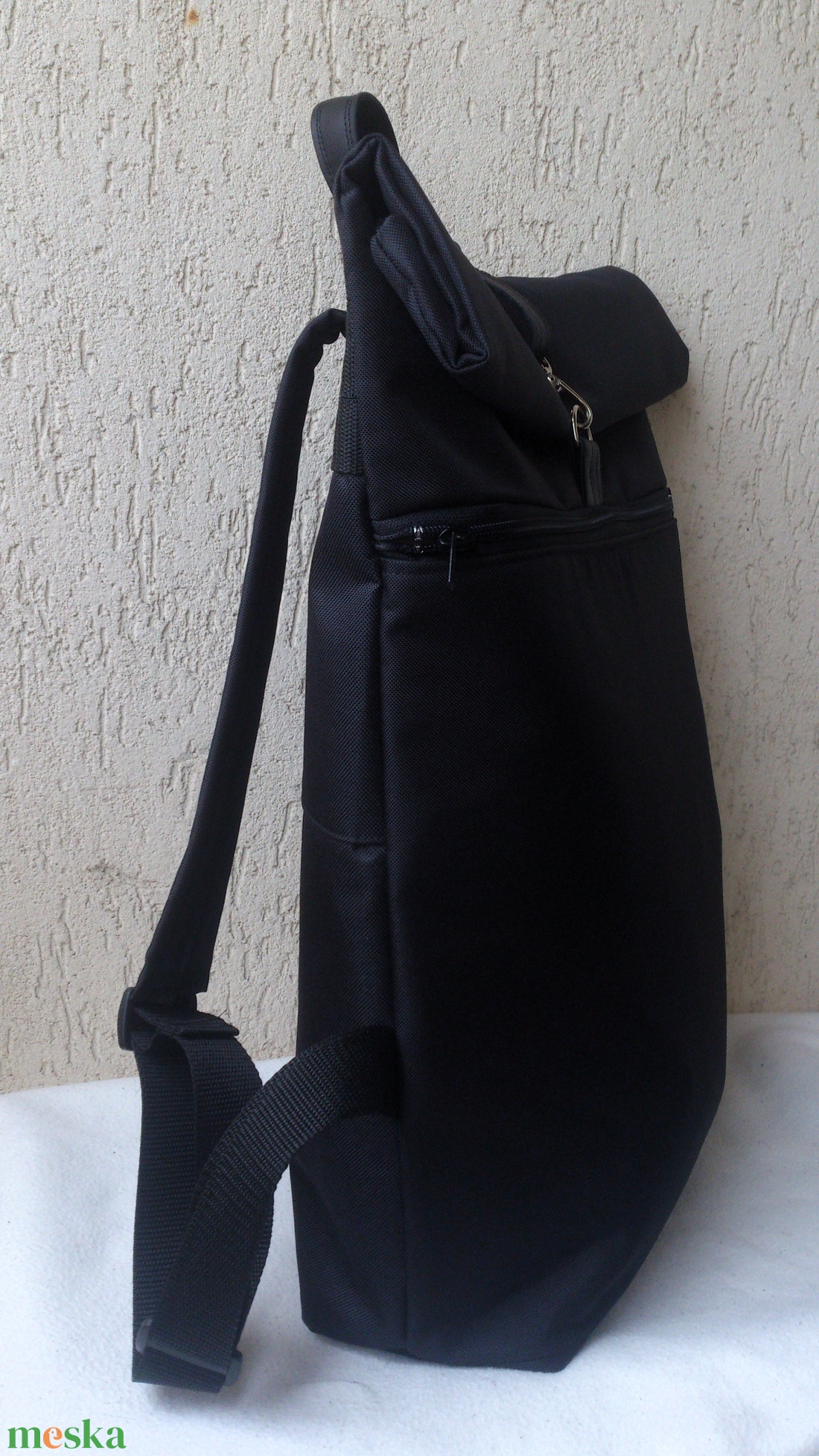 Fekete hátizsák-  rolltop - laptop táska- Nagy méret- valódi bőrrel- ajándék - unisex - táska & tok - hátizsák - roll top hátizsák - Meska.hu