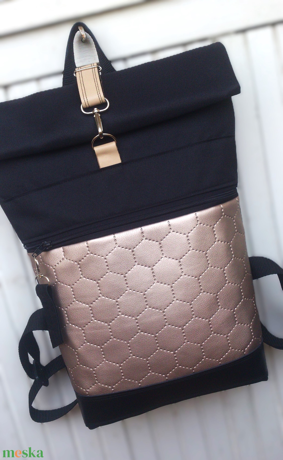 Capuccino - gyöngyház -fekete vízálló hátizsák- rolltop - valódi bőrrel  - ajándék - karácsony - táska & tok - hátizsák - roll top hátizsák - Meska.hu