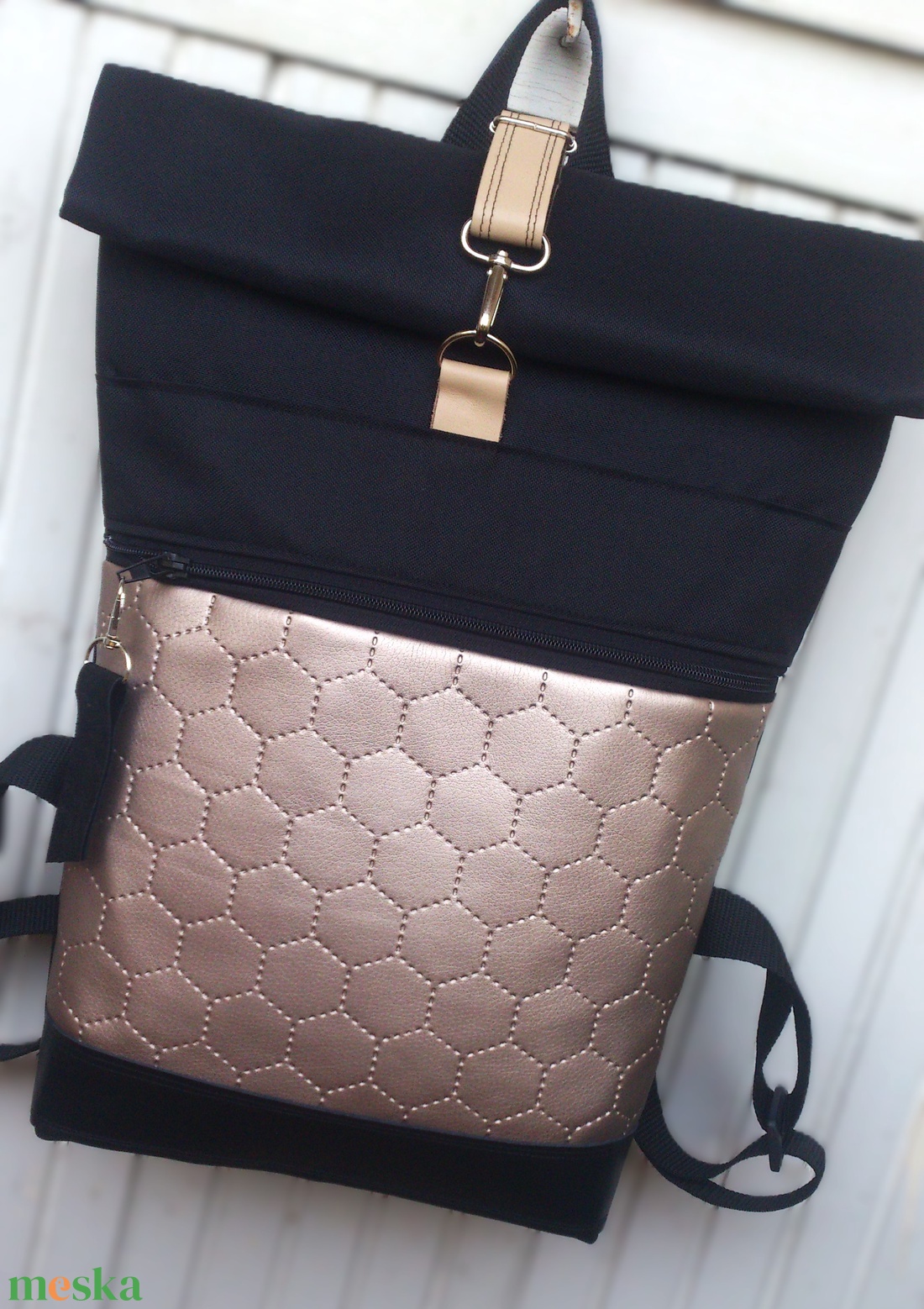 Capuccino - gyöngyház -fekete vízálló hátizsák- rolltop - valódi bőrrel  - ajándék - karácsony - táska & tok - hátizsák - roll top hátizsák - Meska.hu