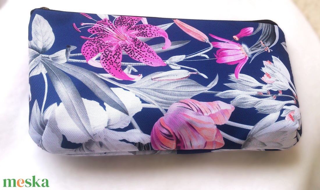 Kék- púderes virágos neszeszer /  -  ajándék - nagyobb méret - táska & tok - neszesszer - Meska.hu