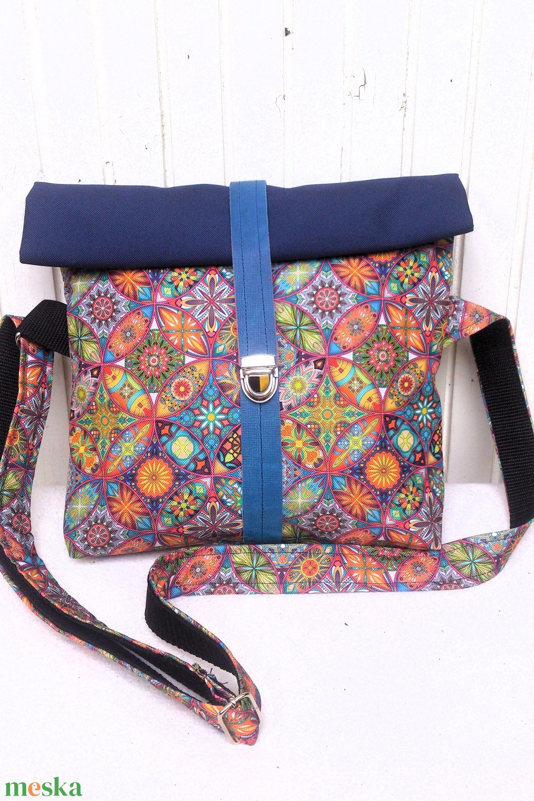 Cross body - mandalás narancs-barna/ oldaltáska, testtáska - bőr kiegészítőkkel - ajándék - rolltop - táska & tok - kézitáska & válltáska - vállon átvethető táska - Meska.hu