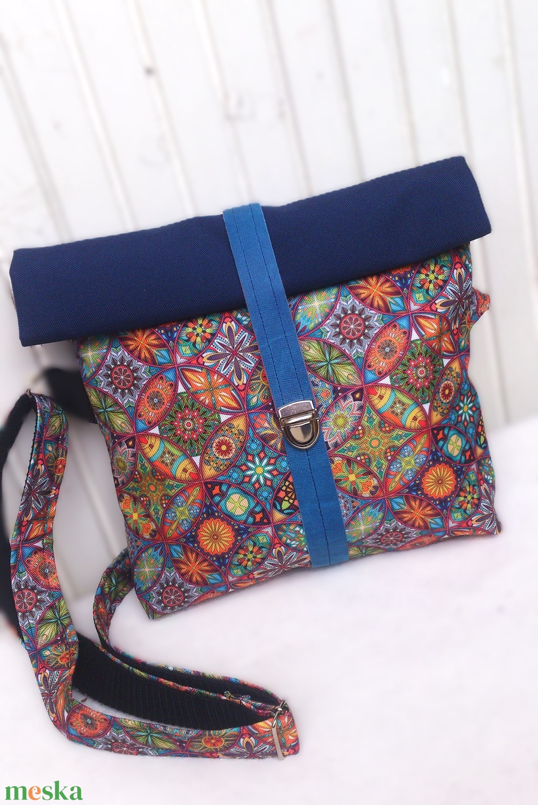 Cross body - mandalás narancs-barna/ oldaltáska, testtáska - bőr kiegészítőkkel - ajándék - rolltop - táska & tok - kézitáska & válltáska - vállon átvethető táska - Meska.hu