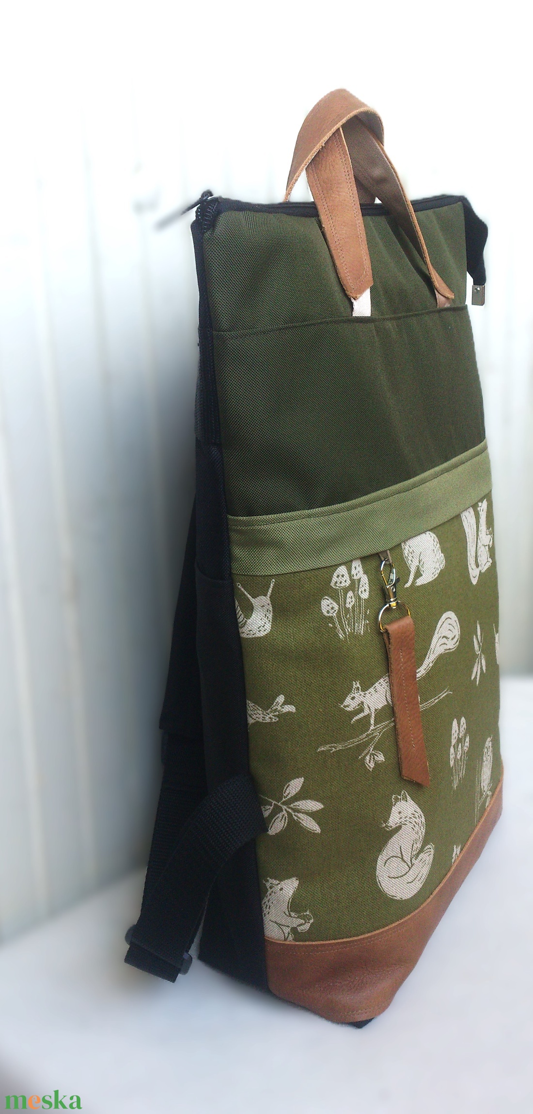 Zöld - erdei állatos hátizsák/kézitáska- vízálló - valódi bőrrel - pakolós hátizsák - ajándék - kismamáknak - táska & tok - hátizsák - hátizsák - Meska.hu