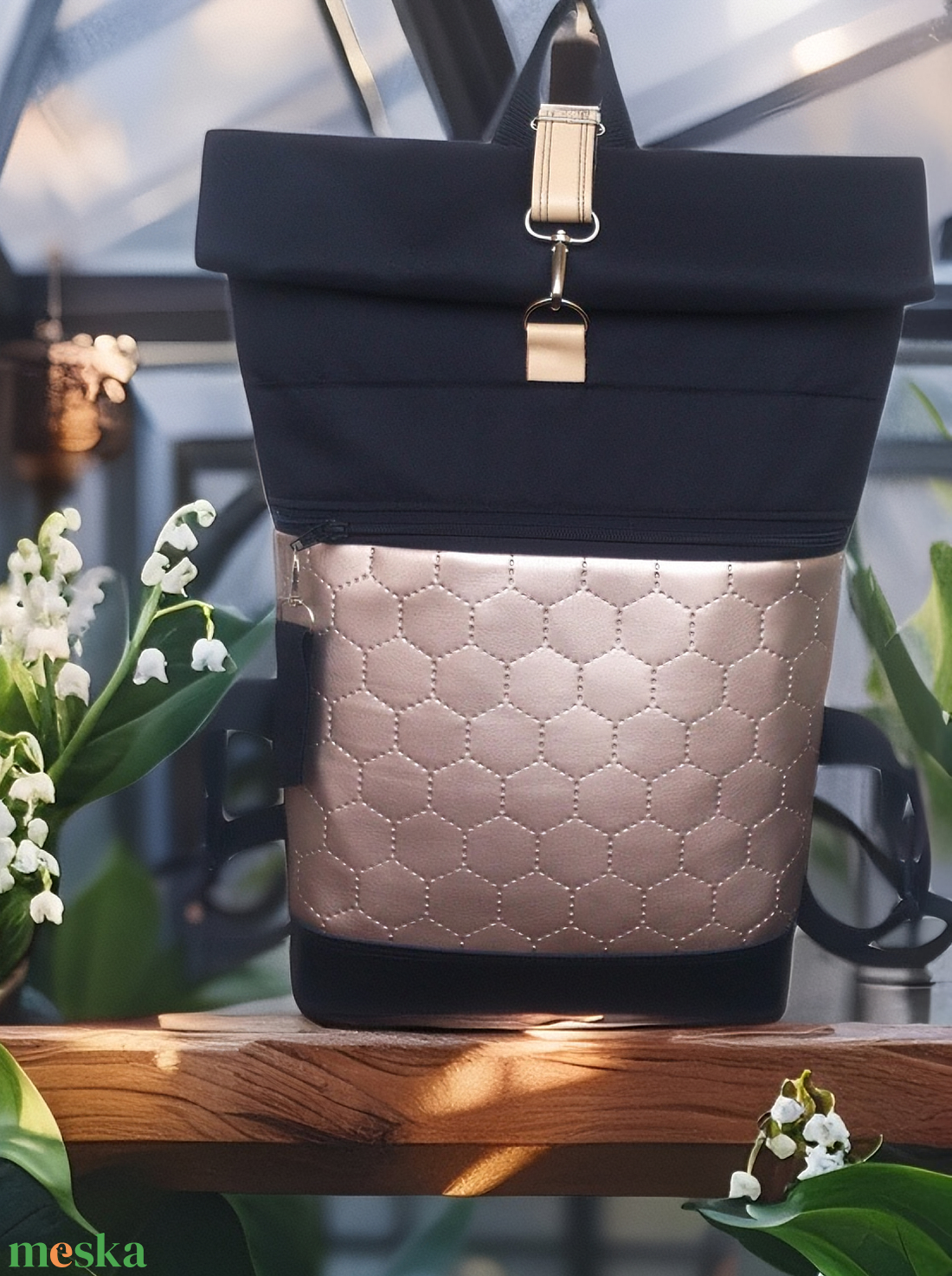 Capuccino - gyöngyház -fekete vízálló hátizsák- rolltop - valódi bőrrel  - ajándék - karácsony - táska & tok - hátizsák - roll top hátizsák - Meska.hu