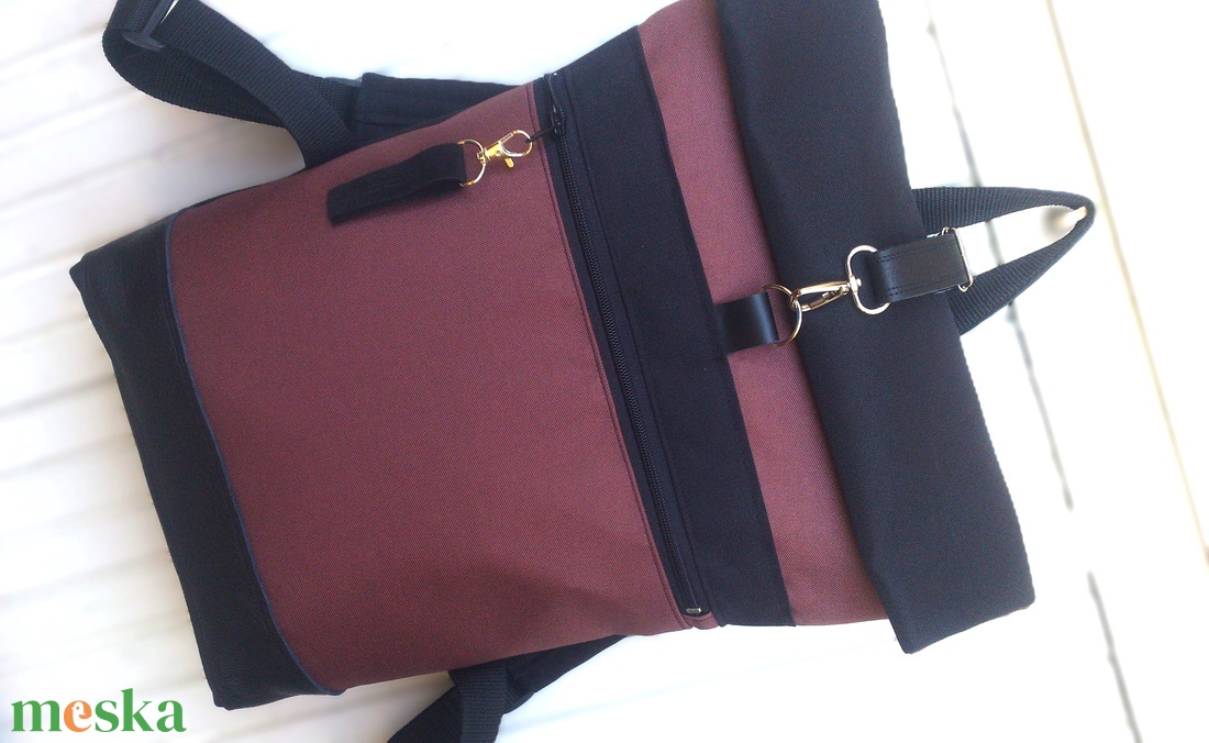 Fekete -barna- vízálló hátitáska- valódi bőrrel - nagyobb méret - unisex- ajándék - táska & tok - hátizsák - roll top hátizsák - Meska.hu