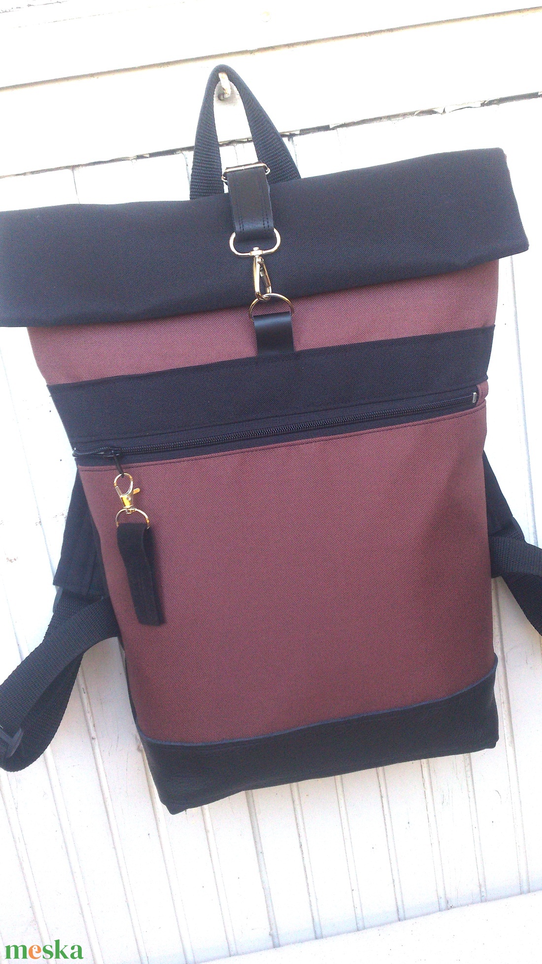 Fekete -barna- vízálló hátitáska- valódi bőrrel - nagyobb méret - unisex- ajándék - táska & tok - hátizsák - roll top hátizsák - Meska.hu