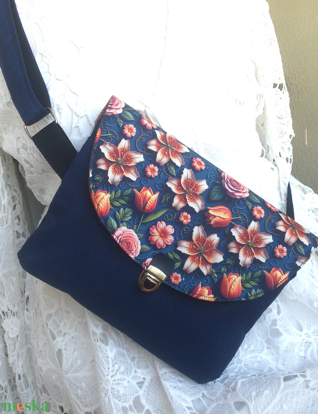 Akciós! Cross body - oldaltáska, testtáska  - vízálló - ajándék - Heva táska - Anyák napja - táska & tok - kézitáska & válltáska - vállon átvethető táska - Meska.hu