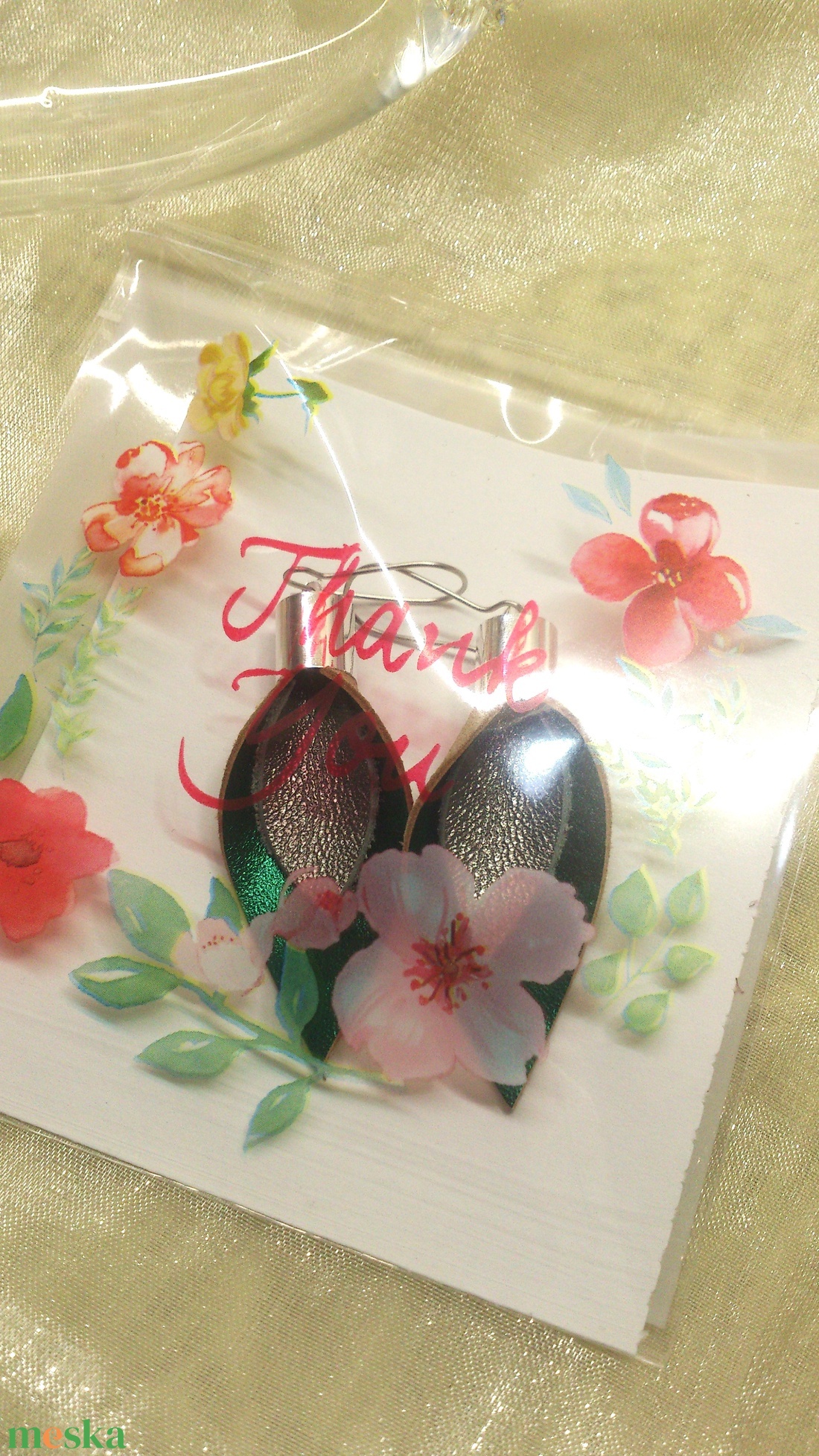 Türkiz-zöld - ezüst bőr fülbevaló  - ajándék - Anyák napja- születésnap - ékszer - fülbevaló - lógó csepp fülbevaló - Meska.hu