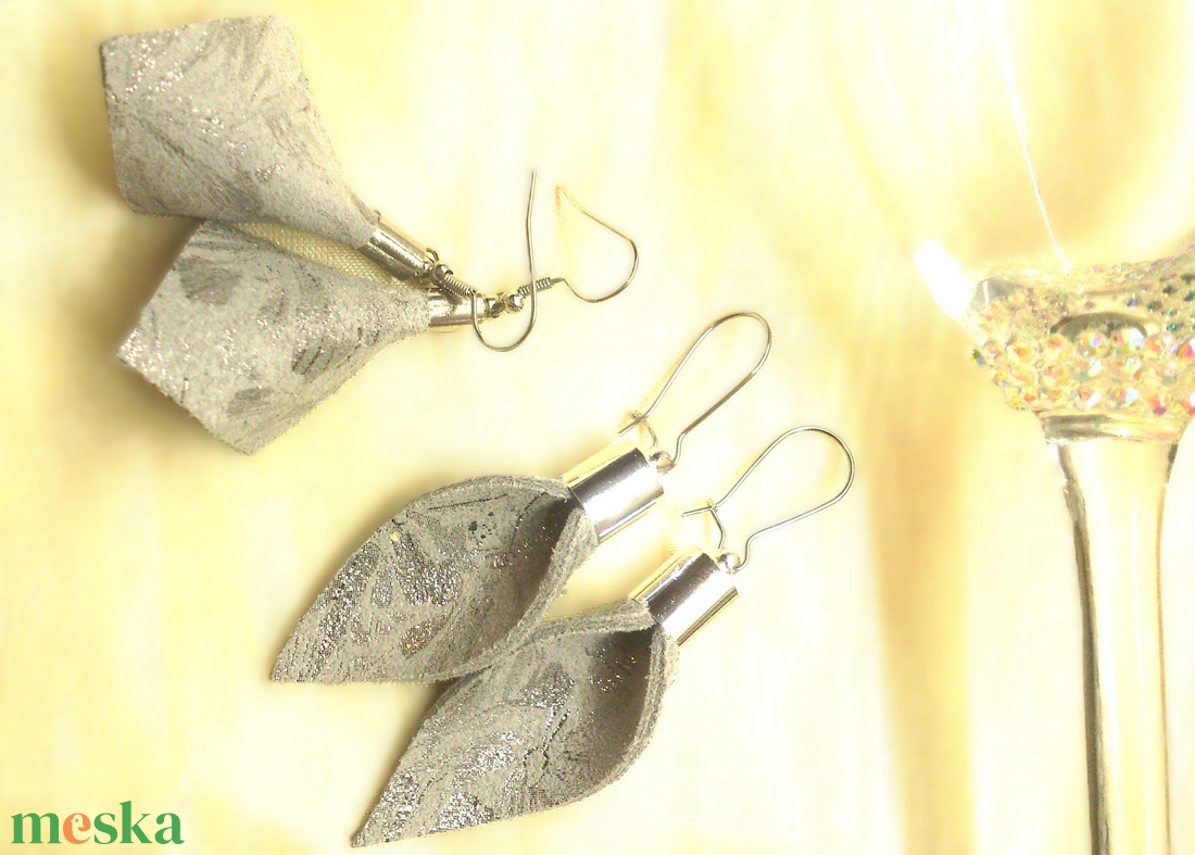 Gyöngyház ezüst - könnycsepp bőr fülbevaló  - szett - ajándék - Anyák napja- születésnap - ékszer - fülbevaló - lógó csepp fülbevaló - Meska.hu