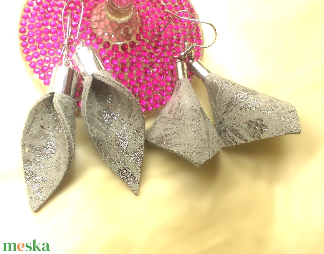 Gyöngyház ezüst - könnycsepp bőr fülbevaló  - szett - ajándék - Anyák napja- születésnap - ékszer - fülbevaló - lógó csepp fülbevaló - Meska.hu