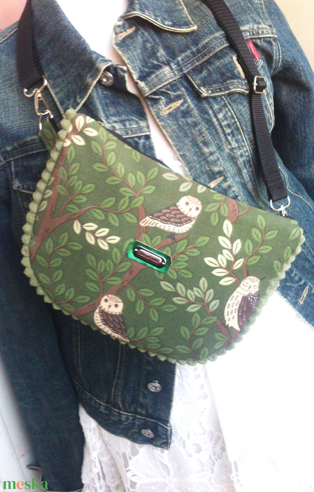 Zöld - baglyos Cross body - oldaltáska, testtáska  - vízálló - ajándék - Heva táska - Anyák napja - táska & tok - kézitáska & válltáska - vállon átvethető táska - Meska.hu