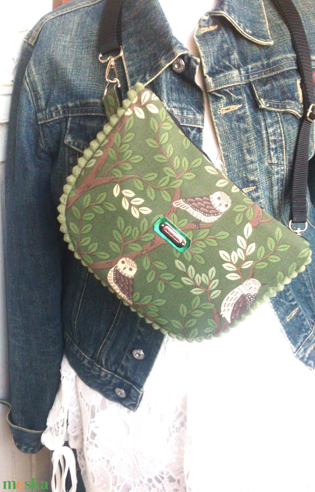 Zöld - baglyos Cross body - oldaltáska, testtáska  - vízálló - ajándék - Heva táska - Anyák napja - táska & tok - kézitáska & válltáska - vállon átvethető táska - Meska.hu