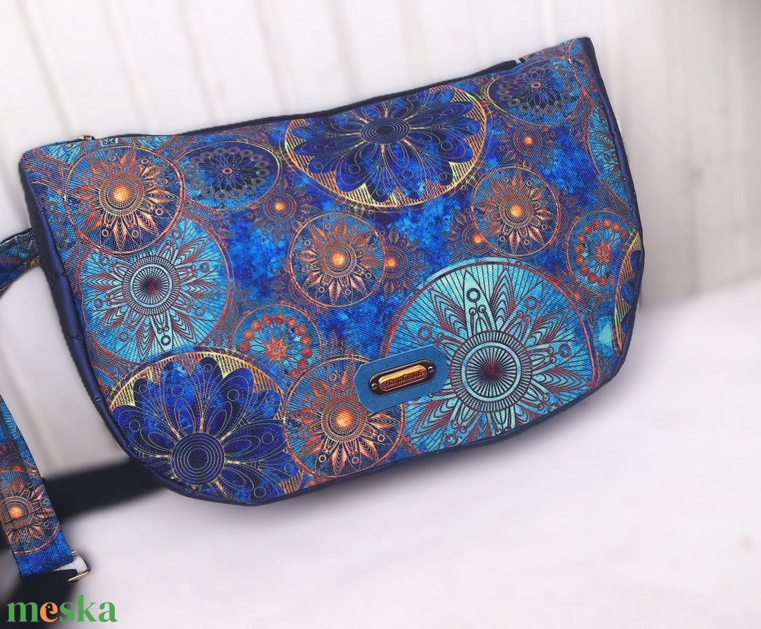 Türkizkék mandalás Cross body - oldaltáska, testtáska  - vízálló - ajándék - Heva táska - Anyák napja - táska & tok - kézitáska & válltáska - vállon átvethető táska - Meska.hu