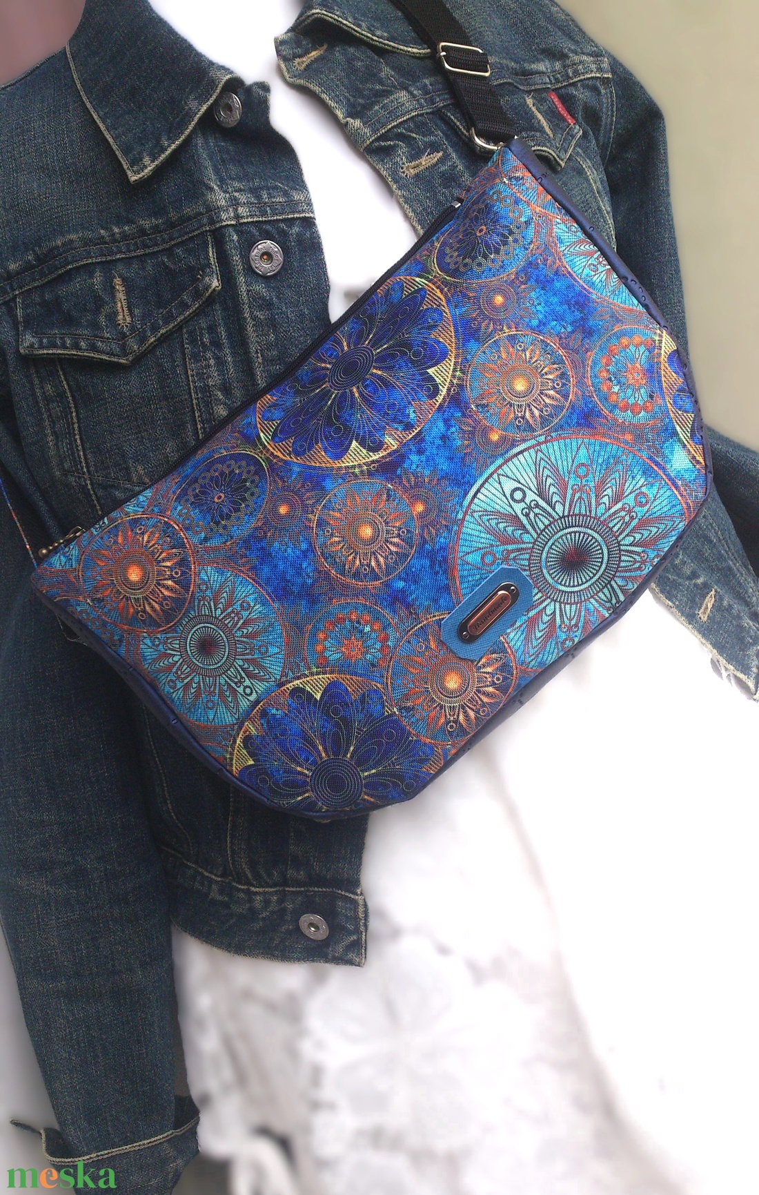 Türkizkék mandalás Cross body - oldaltáska, testtáska  - vízálló - ajándék - Heva táska - Anyák napja - táska & tok - kézitáska & válltáska - vállon átvethető táska - Meska.hu