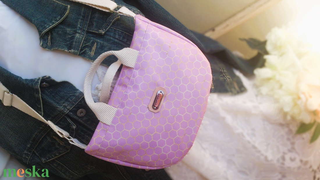 Rose- Cross body - oldaltáska, testtáska  - vízálló - ajándék - Anyák napja - nagyobb méret - táska & tok - kézitáska & válltáska - vállon átvethető táska - Meska.hu