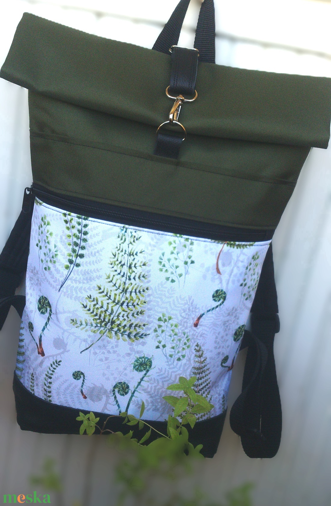 Páfrányos - zöld - rolltop - vízálló hátizsák - valódi bőrrel -  ajándék - unisex  - táska & tok - hátizsák - roll top hátizsák - Meska.hu