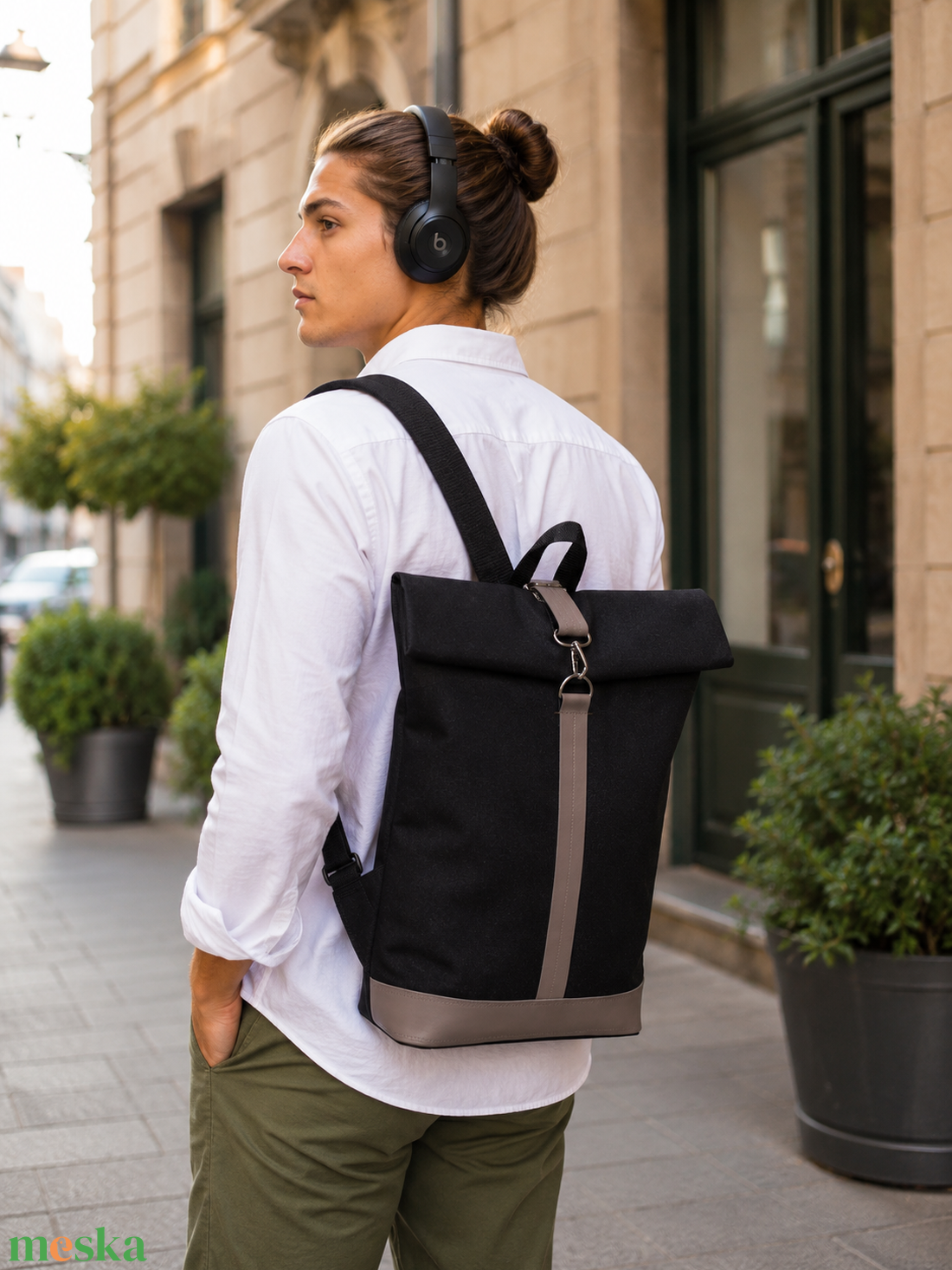 Fekete-barnával vízálló hátizsák - rolltop - valódi bőrrel  -ajándék - Unisex- nagyobb méret  - táska & tok - hátizsák - roll top hátizsák - Meska.hu