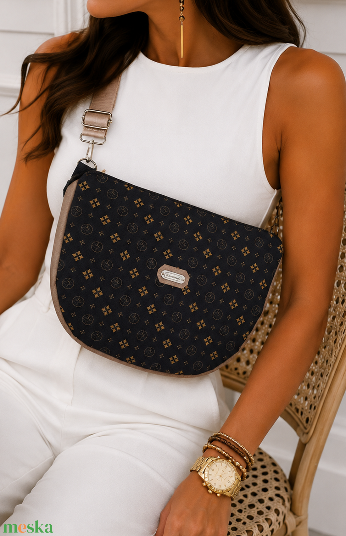 Elegáns Cross body - oldaltáska, testtáska  - vízálló - ajándék - Heva táska -  - táska & tok - kézitáska & válltáska - vállon átvethető táska - Meska.hu