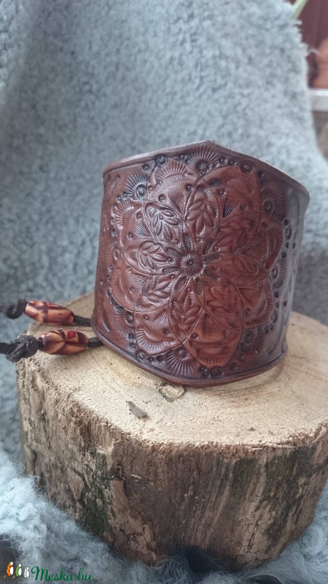 Diószínű mandalás bőr karkötő  - ékszer - karkötő - széles karkötő - Meska.hu