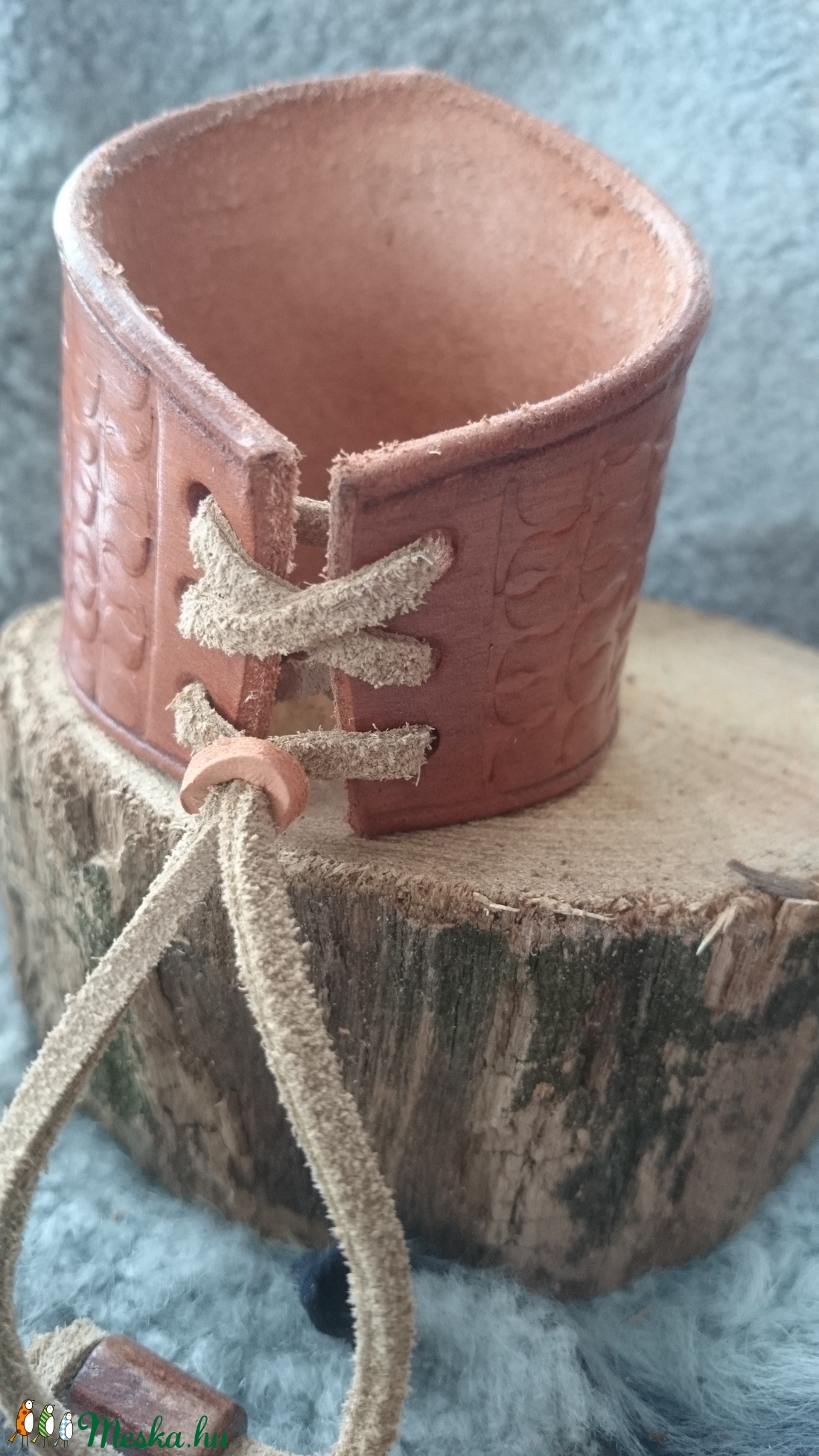 Mandalás cseresznyeszínű bőr karkötő - ékszer - karkötő - széles karkötő - Meska.hu